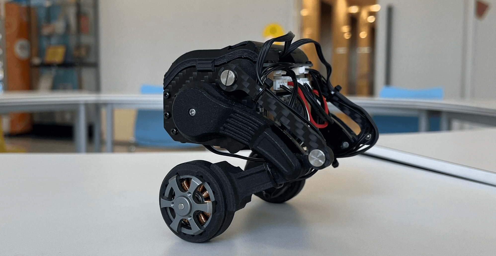 Micro-Wheeled_leg-Robot